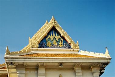 01 Thailand 2002 F1040022 Bangkok Tempeldach_478